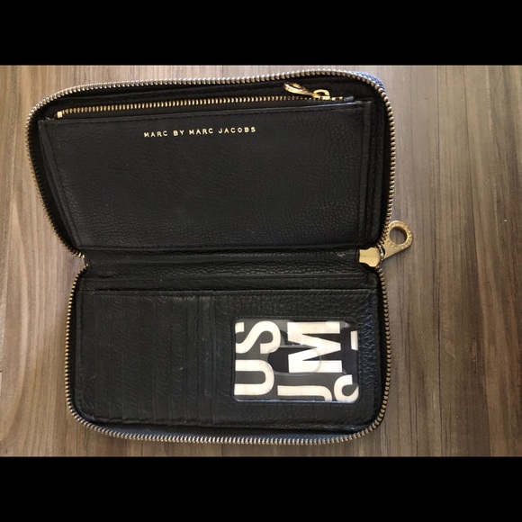 Marc by Marc Jacobs AUTHENTIC wallet - Picture 3 of 4